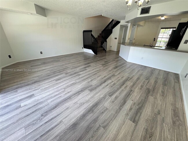 Foto del edificio - 8135 Southgate Blvd