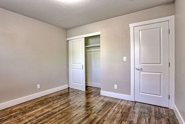 Foto del edificio - 2823 Stanford Rd