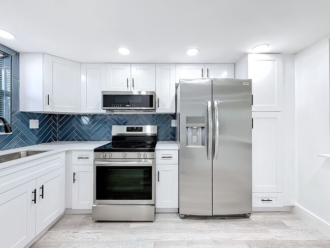 Building Photo - Gorgeous 2 bedroom 2  Condo in Boca Raton across from Nova University