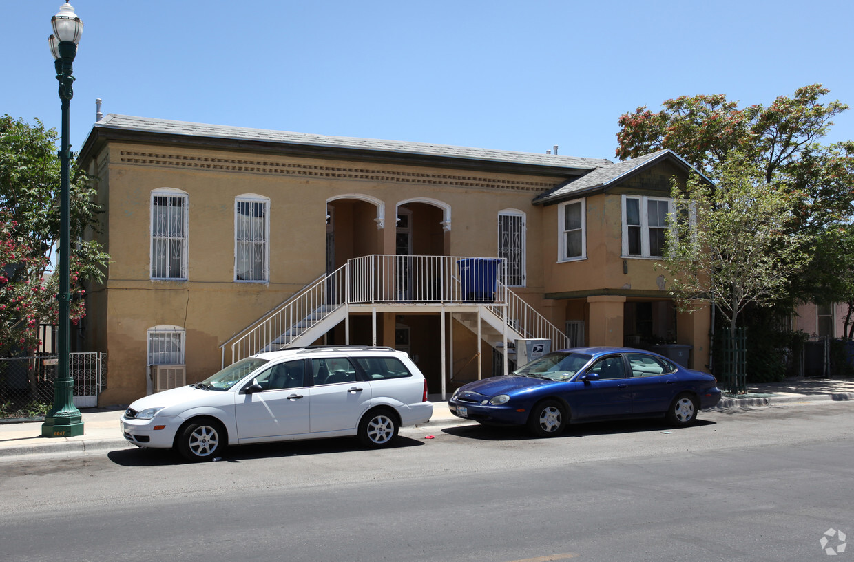 Primary Photo - 1108 E San Antonio Ave