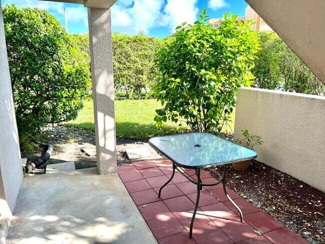 Foto del edificio - 5201 W Club Cir