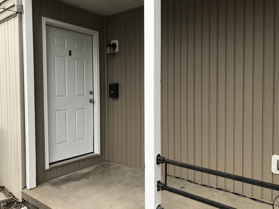 6 Ellis Ave, Whitesboro, NY 13492 Apartments in Whitesboro, NY