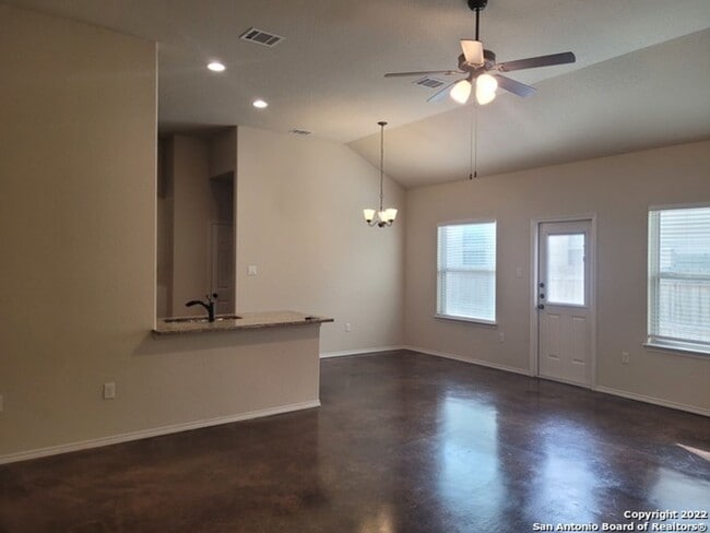 Foto del edificio - Modern Luxury Duplex in Seguin!