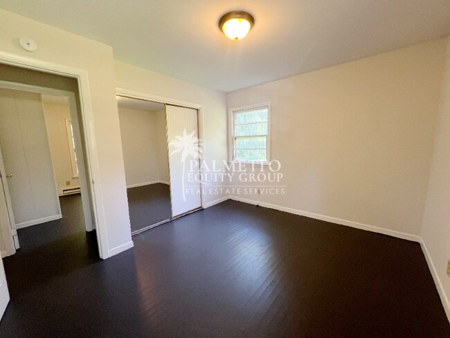 Foto del edificio - 2217 E Gate City Blvd