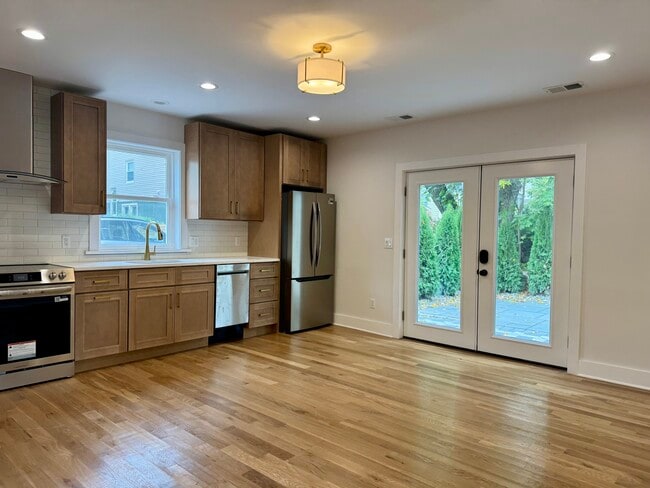 Building Photo - 15 Oxford St