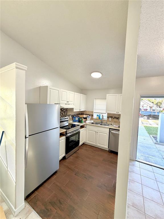 Foto del edificio - 9926 River Crest Ct