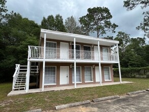Building Photo - 6876 Trading Post Ln