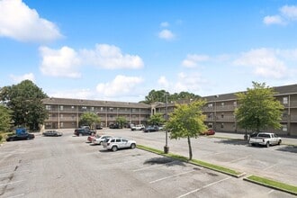 Building Photo - 373 Community College Dr