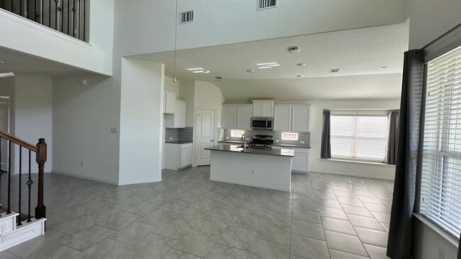 Building Photo - 116 Krupp Ave