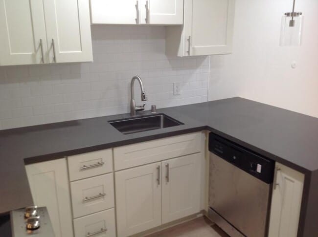 Building Photo - 1 bedroom in Oakland CA 94606
