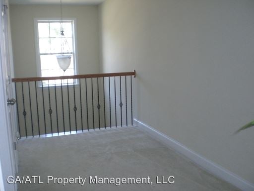 Building Photo - 652 Scenic Creek Dr