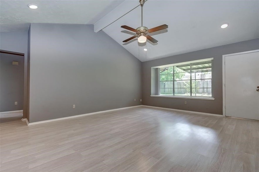 Foto principal - 7659 Winkle Wood Ln