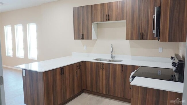 Foto del edificio - 30 W Kenwood St