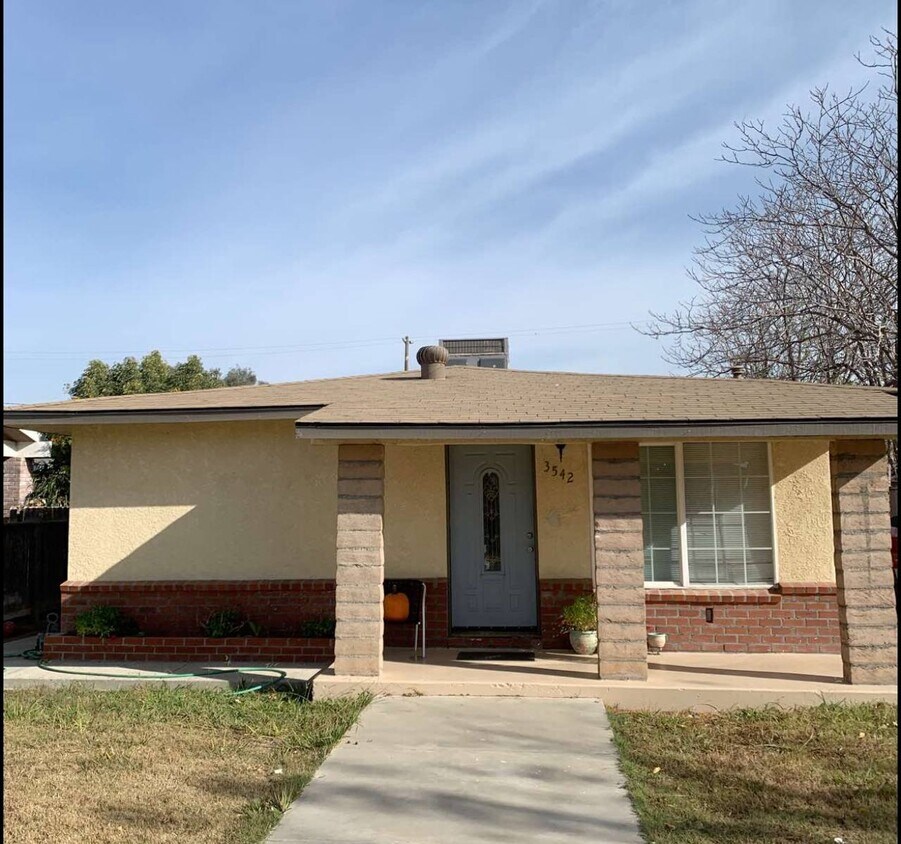 Primary Photo - 3542 S Frank Ave