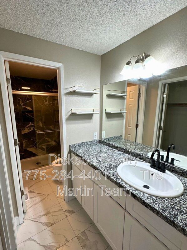 Building Photo - 1725 Catham Ln