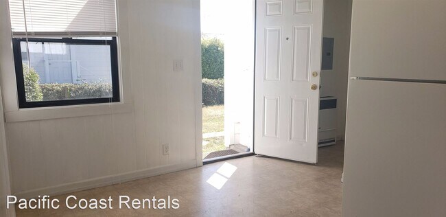 Building Photo - 1 br, 1 bath House - 3146 1/2 Prospect Ave