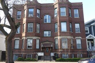 Building Photo - 3572 W Cortland St