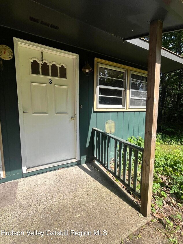 Foto principal - 143 Vedder Rd