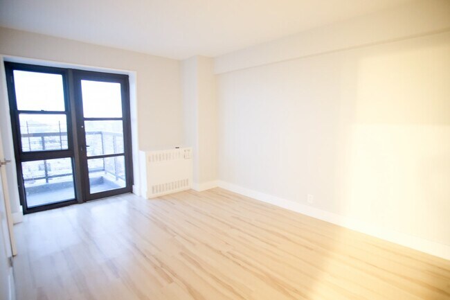 Building Photo - 260 Audubon Ave