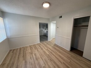 Building Photo - 8136 Troost Ave