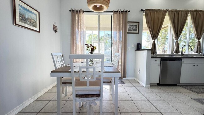 Foto del edificio - 2144 SW Vista Rd