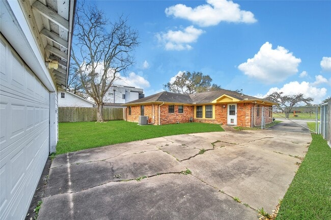 Foto del edificio - 3315 S Braeswood Blvd