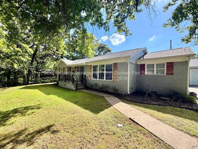 Building Photo - 2120 Garner Ln