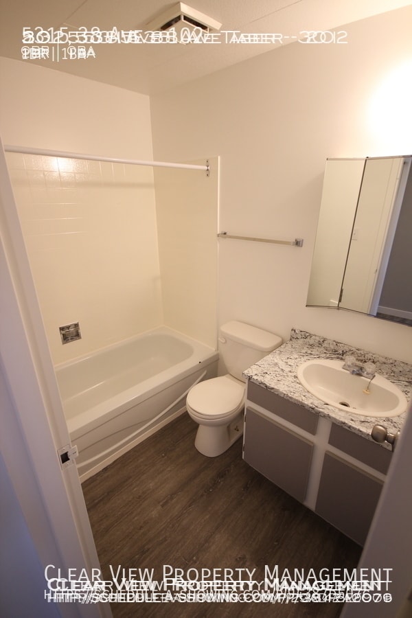 Building Photo - ? Beautifully Renovated One-Bedroom Suite ...
