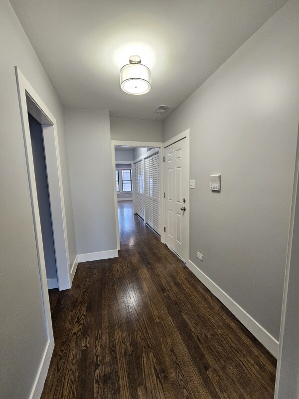 Foto del edificio - 2640 W Pratt Blvd