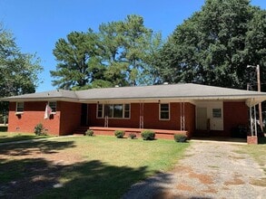Building Photo - 258 Prince Charles Dr