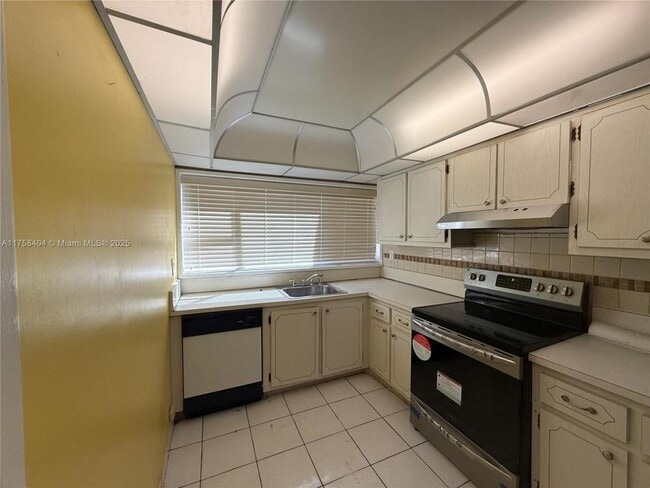 Building Photo - 2 bedroom in North Miami FL 33179