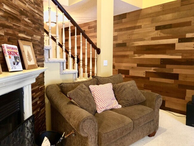 Foto del edificio - 8131 S Clover Spring Ln