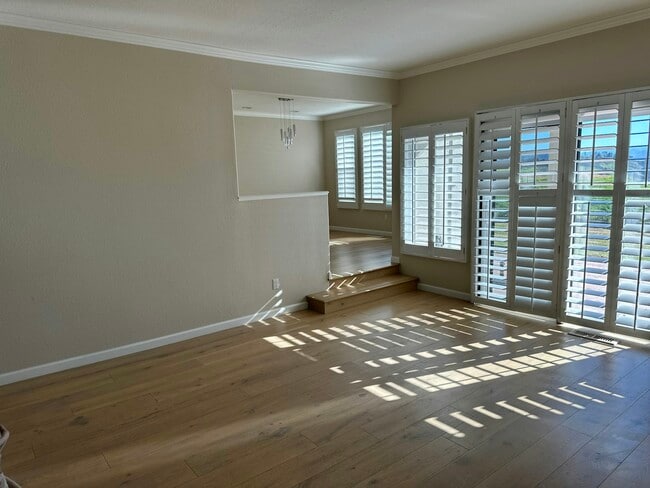 Building Photo - 621 Helen Ct