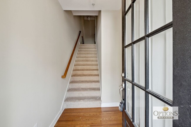 Foto del edificio - Elegant 4BR/3.5BA townhouse near EW Conn