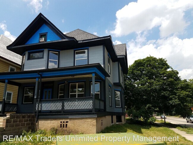 Building Photo - 4 br, 2.5 bath House - 1301 W Columbia Ter...