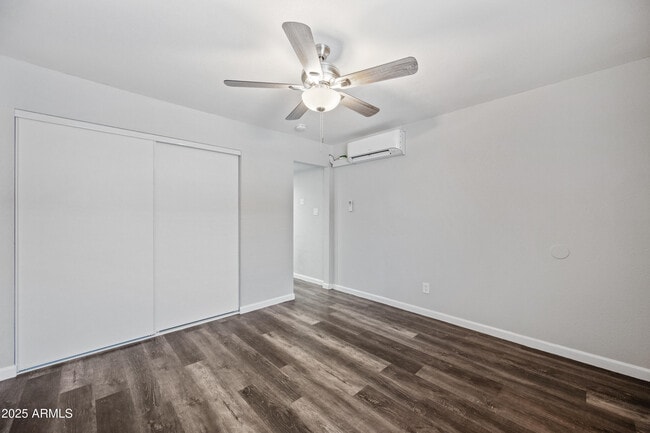 Building Photo - 3025 N 32nd St