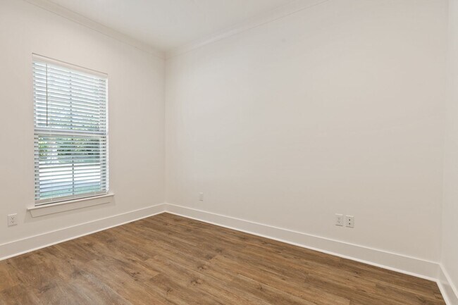 Foto del edificio - NEW CONSTRUCTION 2 BEDROOM TOWN HOMES