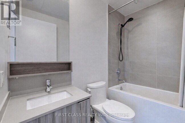 Photo du bâtiment - 898 Portage Pkwy