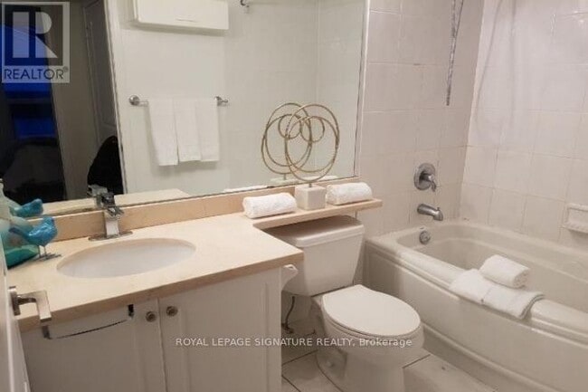 Photo du bâtiment - 4968 Yonge St