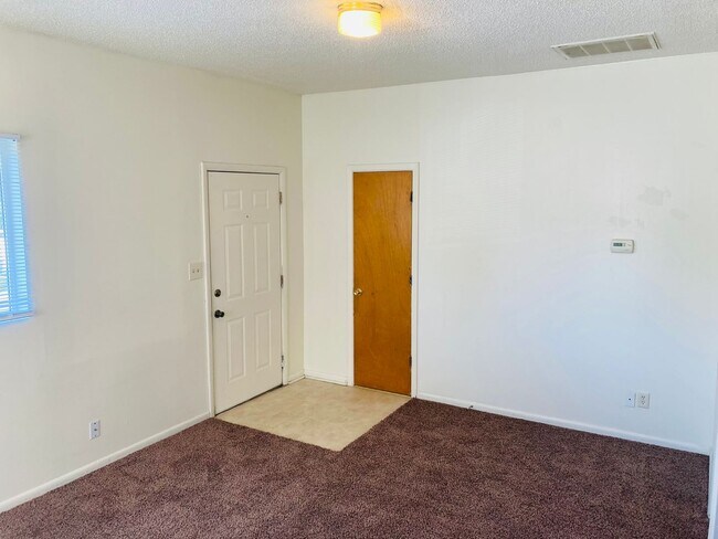 Foto del edificio - Cute and Cozy, Close to Fort Riley!
