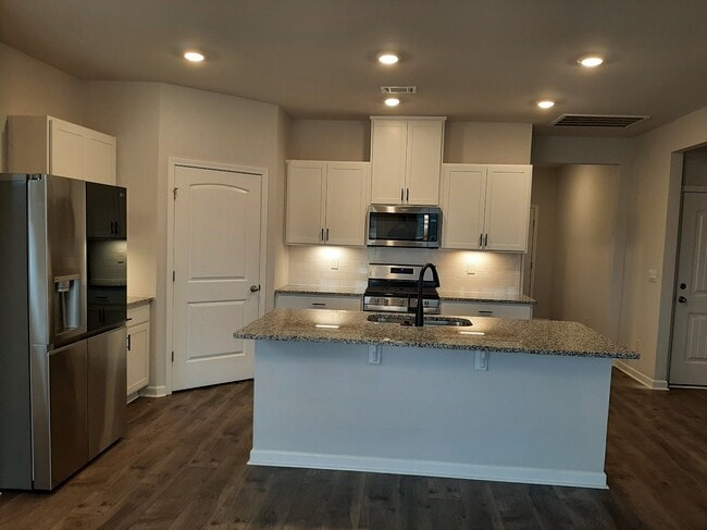 Building Photo - 3085 White Hbr Dr