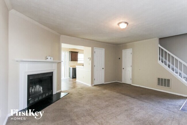 Building Photo - 5724 Wells Cir