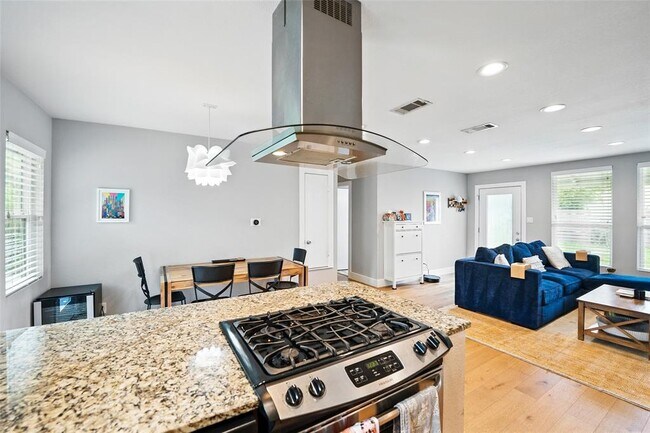 Foto del edificio - 6501 Hickman Ave