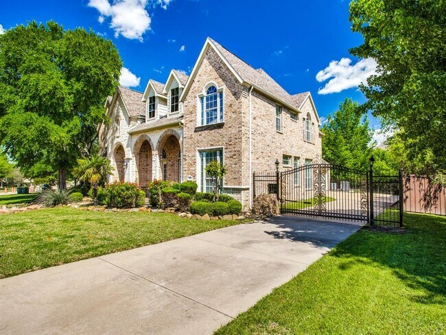 Building Photo - 3310 Meadow Wood Dr