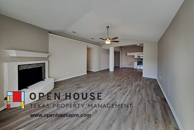 Building Photo - 4066 Tulip Tree Dr, Fort Worth