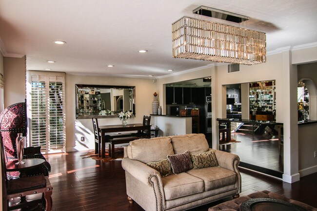 Foto del edificio - 5323 Coldwater Canyon Ave