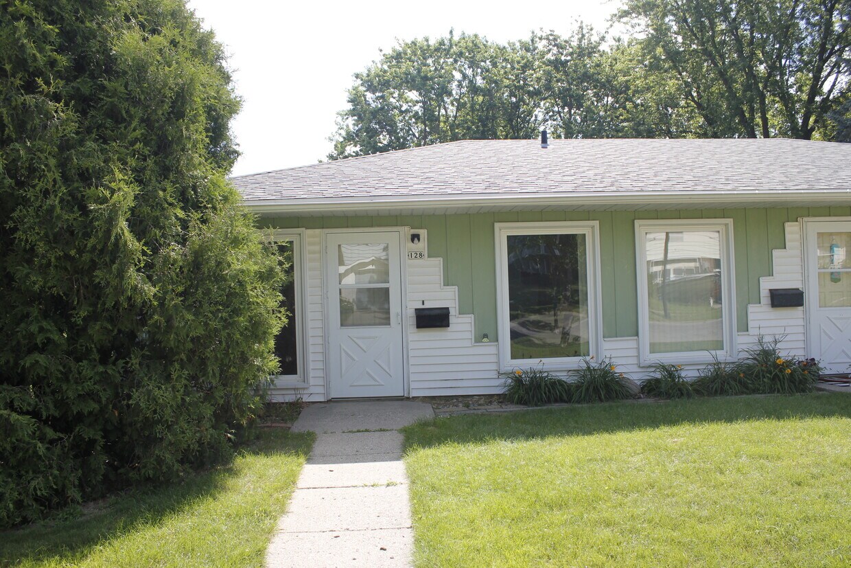 Primary Photo - 128 Jefferson Ave