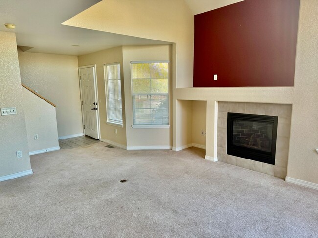 Building Photo - Sage Creek Townhome