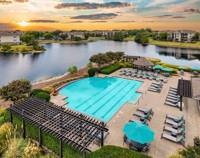 Building Photo - MAA Dexter Lake