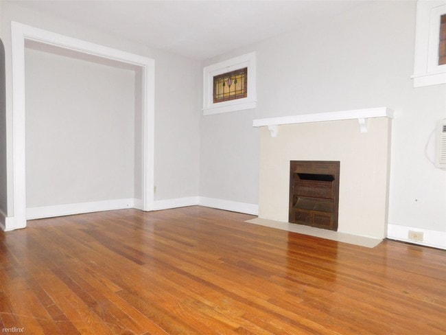 Building Photo - 2907 Voelkel Ave
